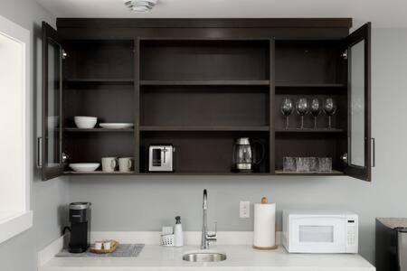 Bright New 1 Bedroom Private Secondary Basement Suite North Vancouver Kültér fotó